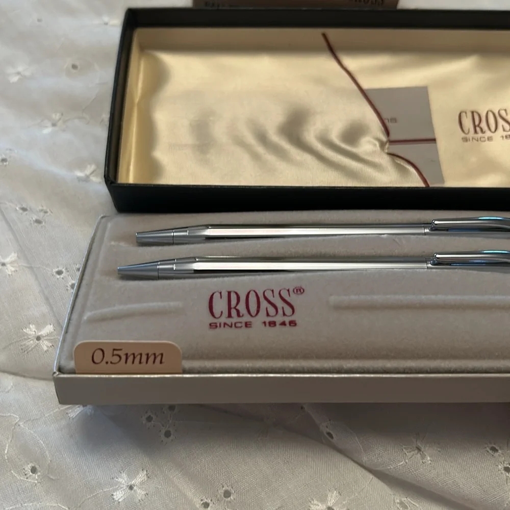 NWOT Vintage/retro Cross chrome Pen and Pencil set